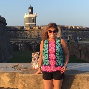 Meet your Posher, Debbie